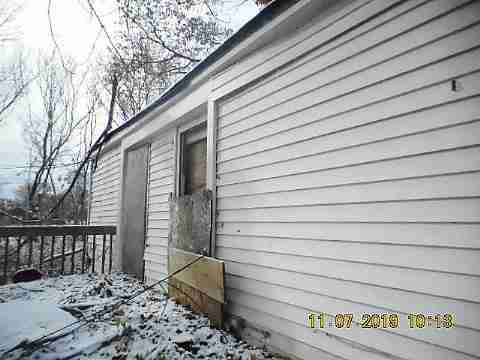 12100 Burt (9)_m.jpg